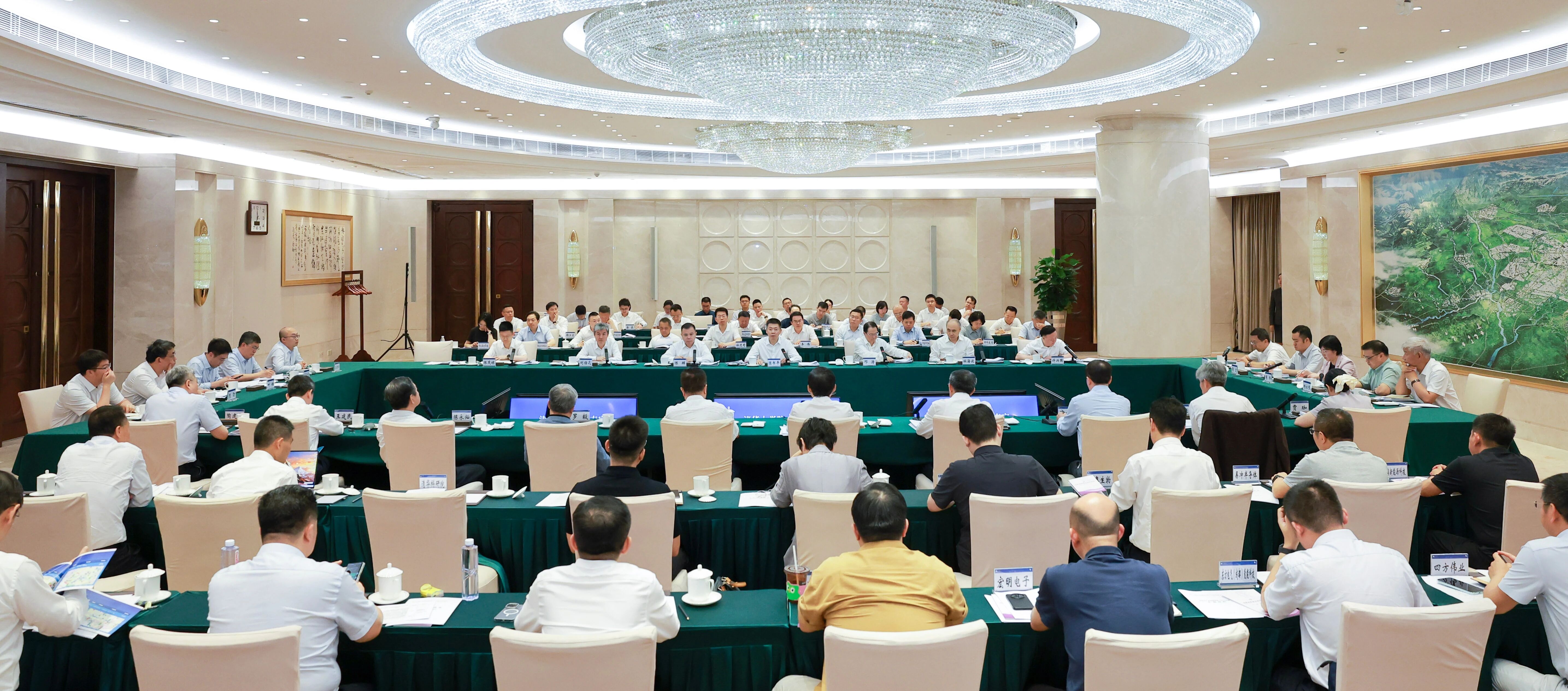 清华大学院士专家赋能成都产业建圈强链圆桌会召开 陈书平出席并讲话